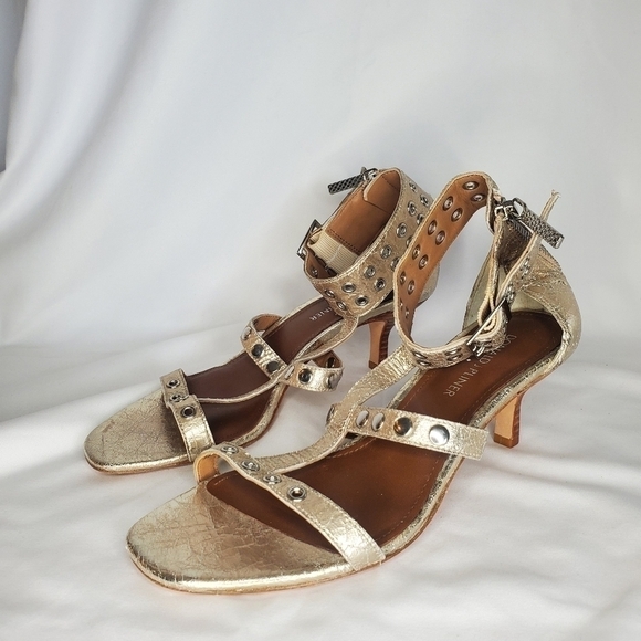 Donald J Pliner NWOT Mali-V2 peep toe Metallic Brush Off Grommet Heels sz 7M - Picture 2 of 10